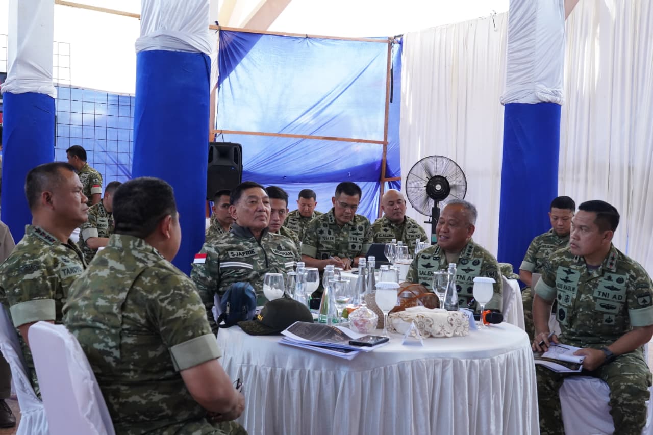 Kodam XIX Tuanku Tambusai Dampingi Kunjungan Menhan RI ke Yonif TP 952/Imam Bulqin, Perkuat Pembangunan Satuan